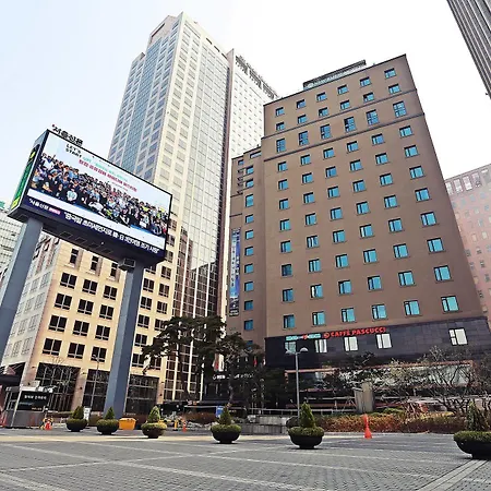 新国际酒店